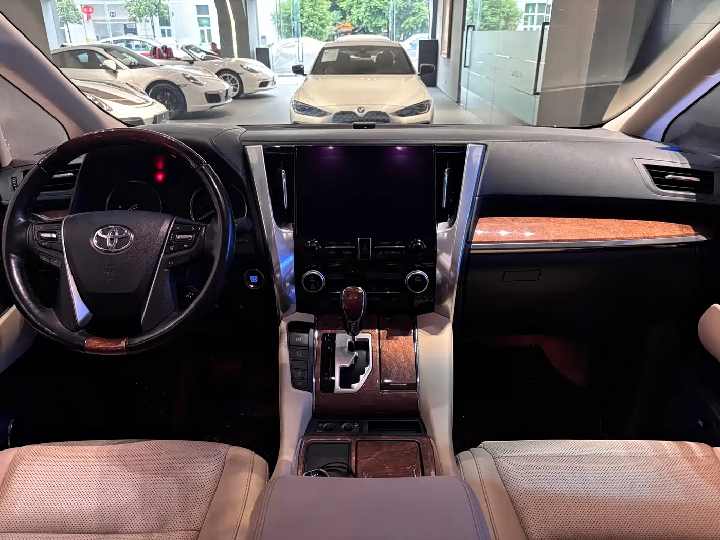 Toyota Alphard 2018 3.5L Premium фото 10