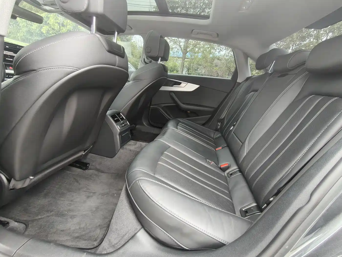 Audi A4L 2022 40 TFSI Fashion Dynamic фото 6