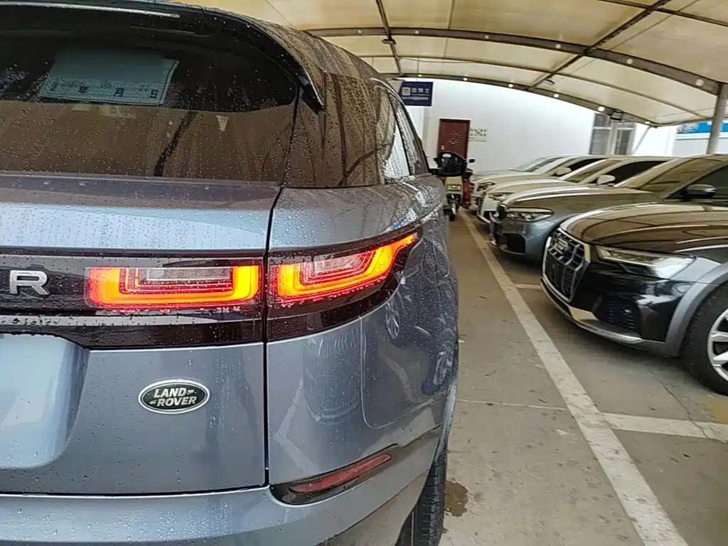 Фото 8 - Land Rover Range Rover Velar