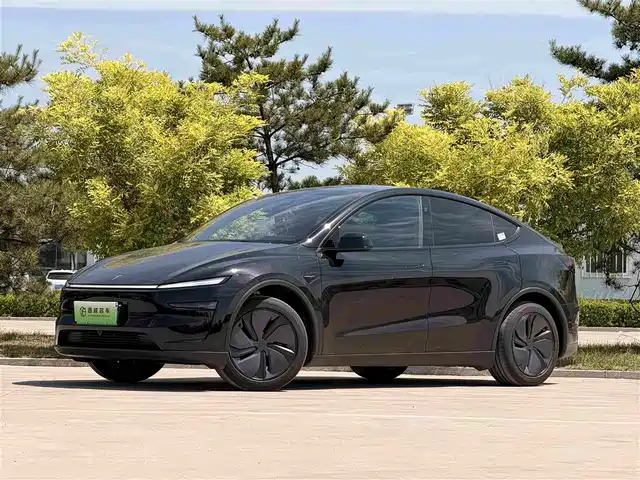 Tesla Model Y 2026 Rear-Wheel Drive