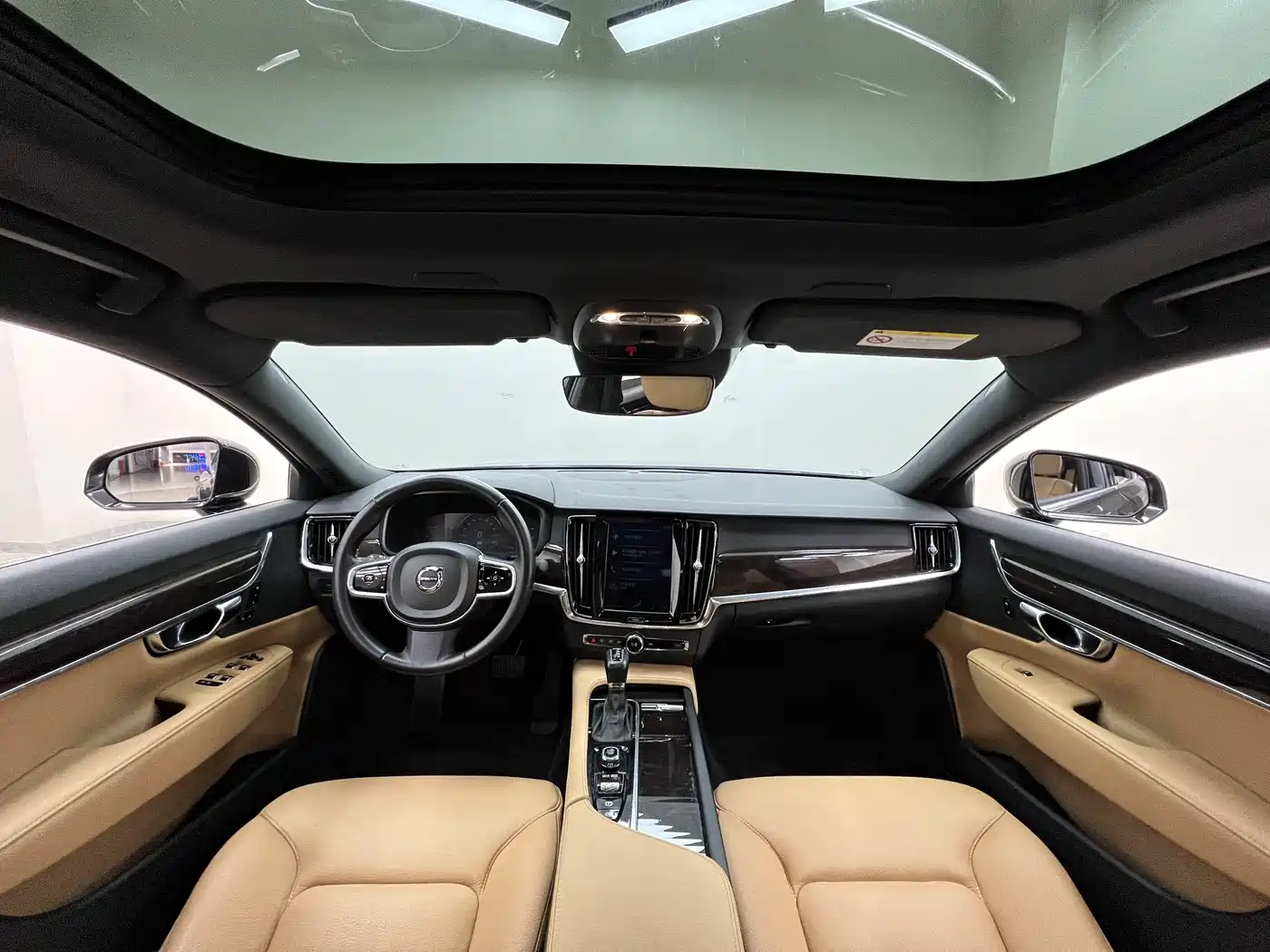 Фото 11 - Volvo S90
