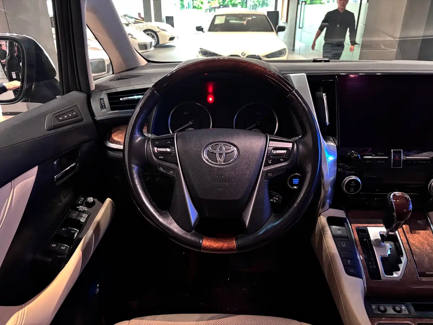 Toyota Alphard 2018 3.5L Premium фото 16