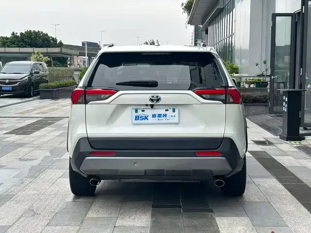 Toyota RAV4 Rongfang 2020 Hybrid 2.5L E-CVT 2WD Elite Edition — фото 5