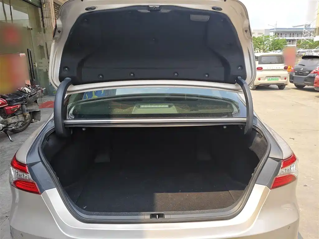 Toyota Camry 2018 2.5G Luxury Edition фото 19