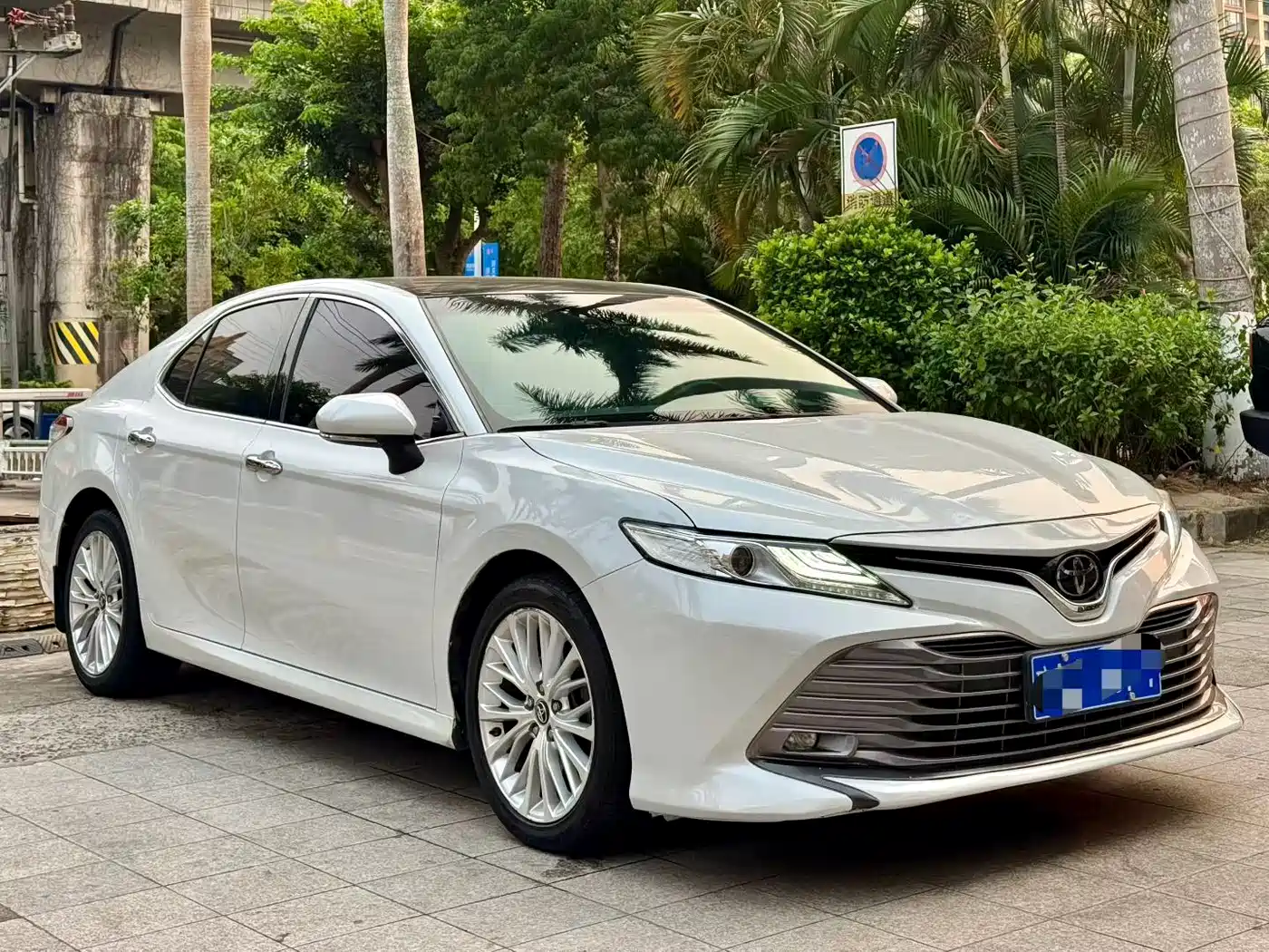 Toyota Camry 2018 2.5G Luxury Edition фото 3