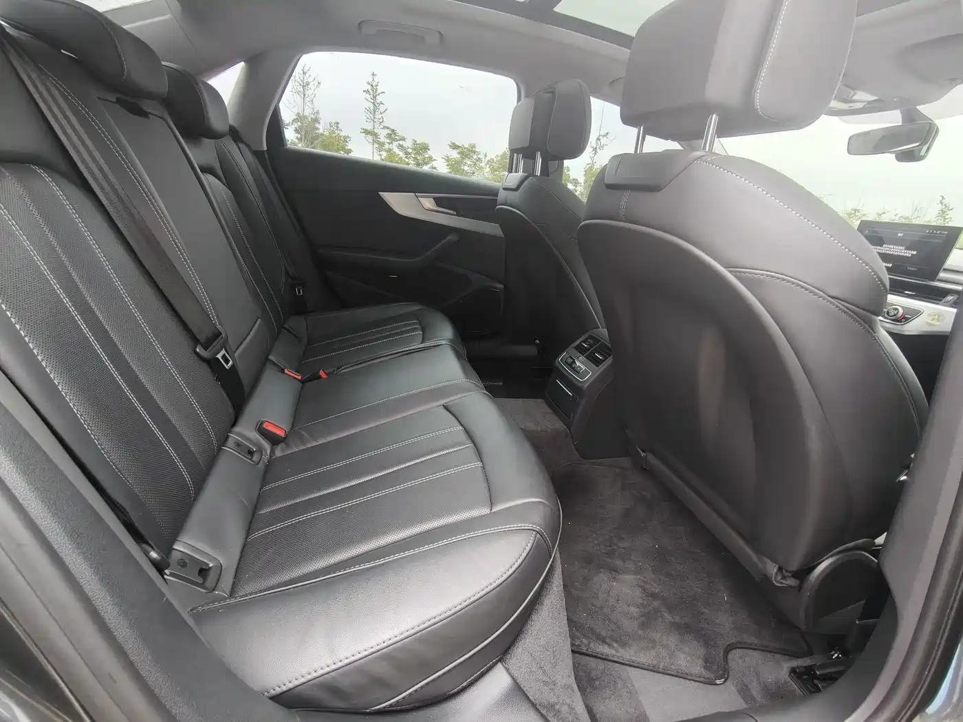 Audi A4L 2022 40 TFSI Fashion Dynamic фото 16
