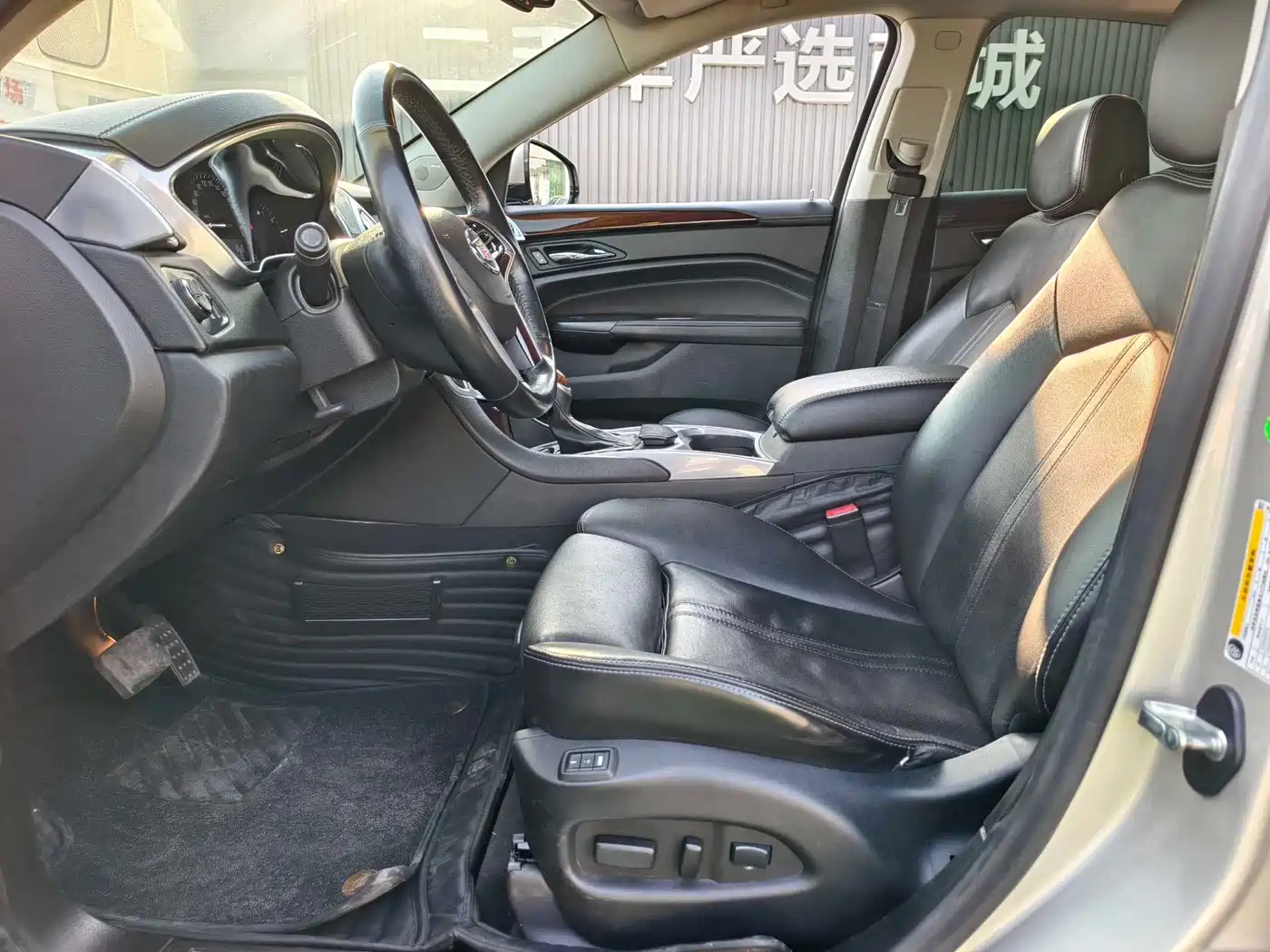 Cadillac SRX 2013 3.0L Elite фото 4