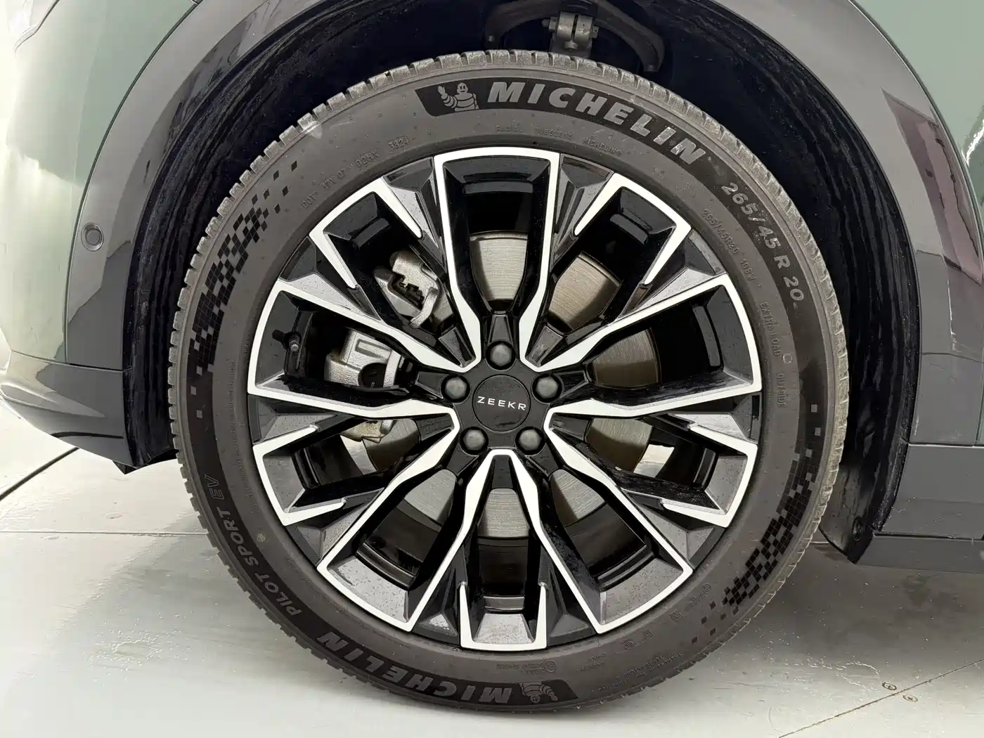ZEEKR 7X 2024 2025 Model 75kWh RWD Smart Driving Edition
