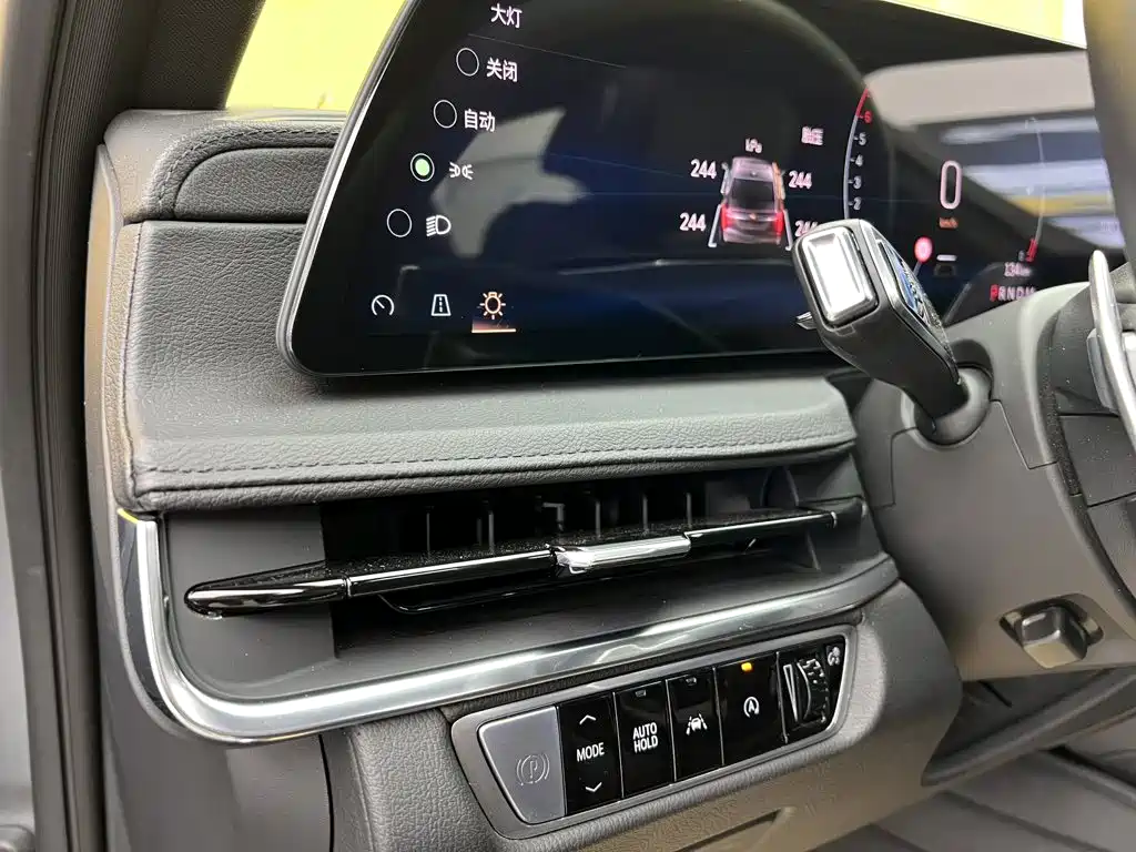 Фото 30 - Cadillac CT6