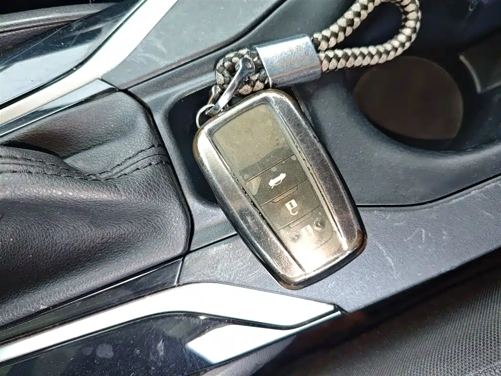 Toyota Corolla 2021 Hybrid 1.8L E-CVT Pioneer Edition фото 9