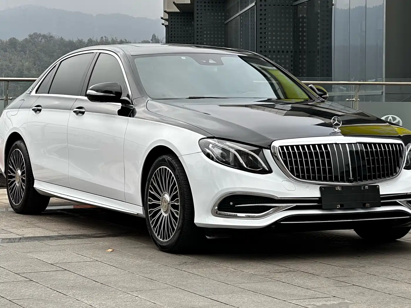 Mercedes-Benz E-Class 2017 E 200 L 4MATIC фото 3