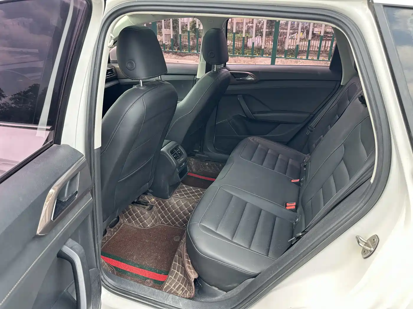 VOLKSWAGEN TUYUE