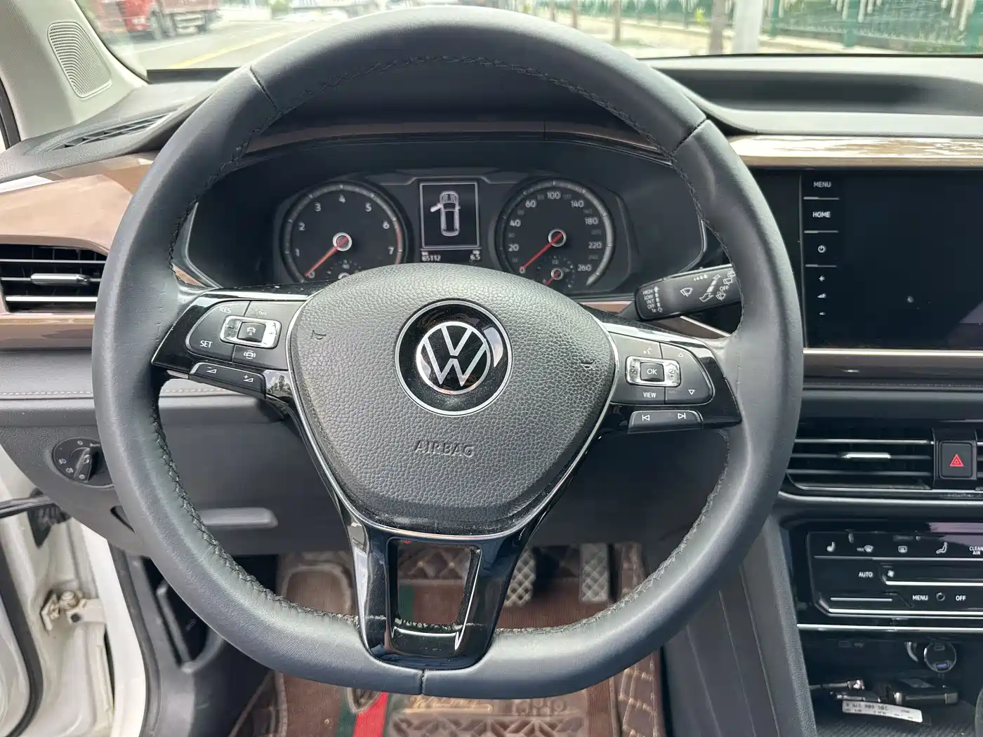 VOLKSWAGEN TUYUE