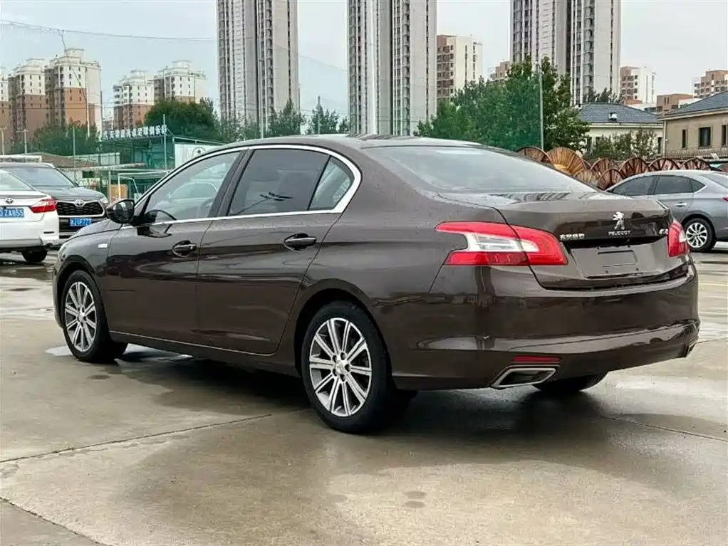 Peugeot 408 2016 1.6T Automatic Luxury Edition фото 5