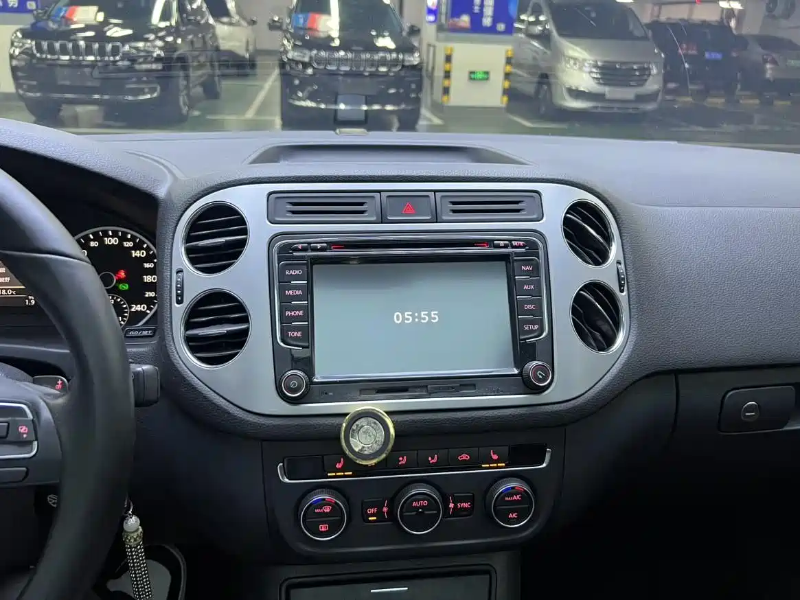 Volkswagen Tiguan 2013 1.8TSI Auto 4WD Luxury фото 9