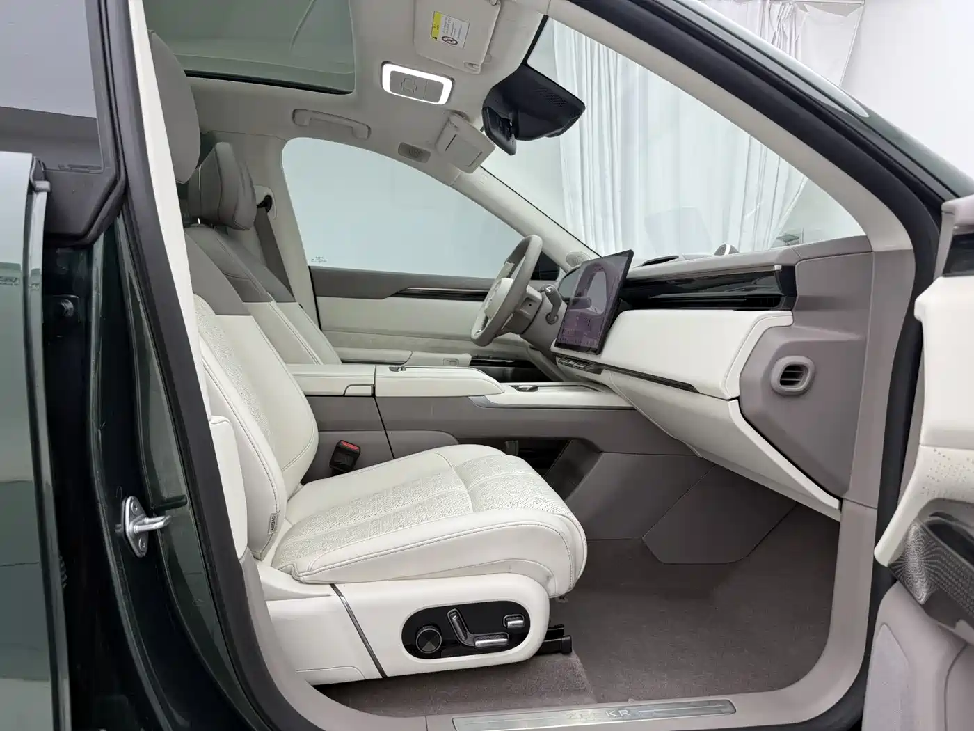 ZEEKR 7X 2024 2025 Model 75kWh RWD Smart Driving Edition
