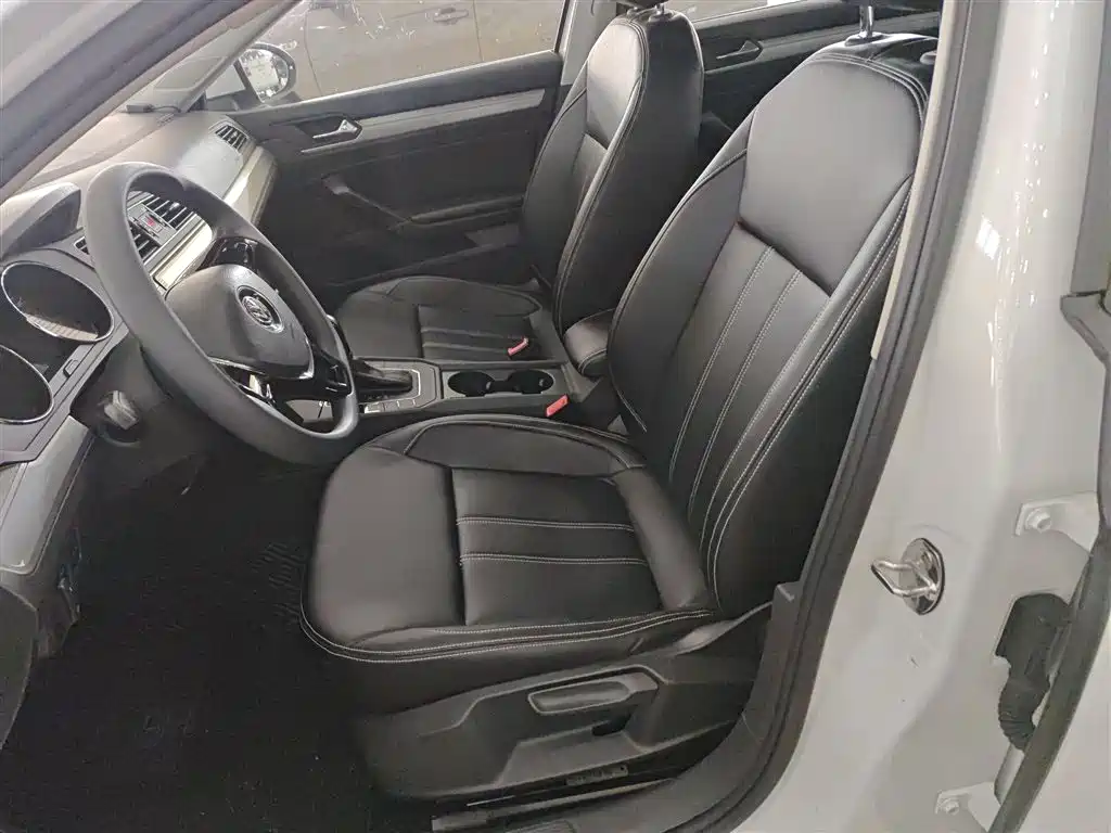 Volkswagen Lamando 2017 230TSI DSG Trend Edition фото 15
