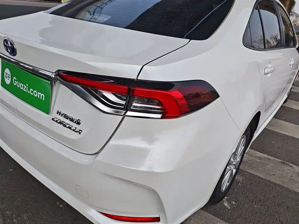 Toyota Corolla 2021 Hybrid 1.8L E-CVT Pioneer Edition фото 8