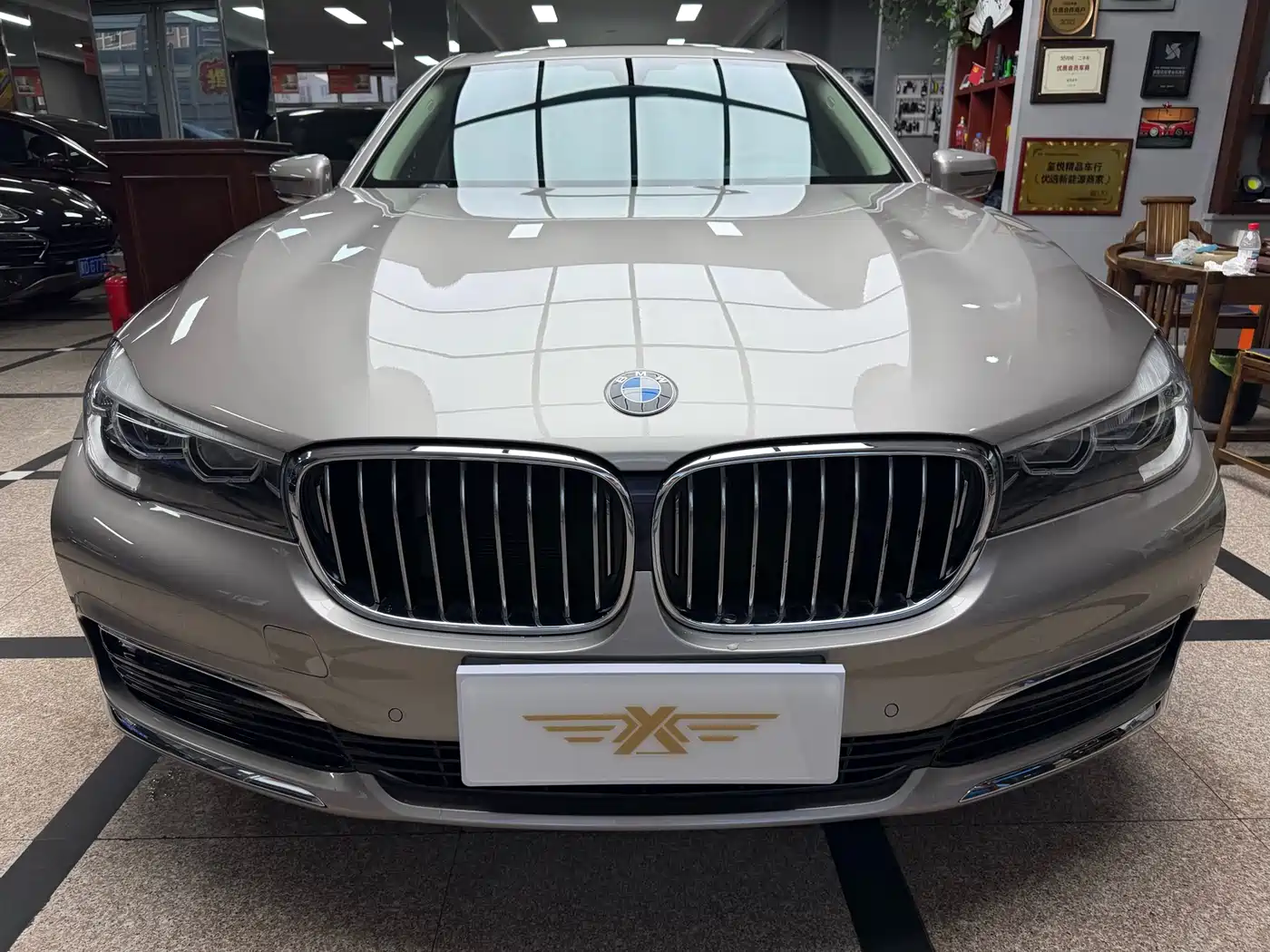 BMW 7 Series 2016 730Li Leading фото 2