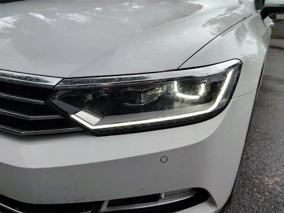 Volkswagen Magotan 2017 330TSI DSG Leading фото 5