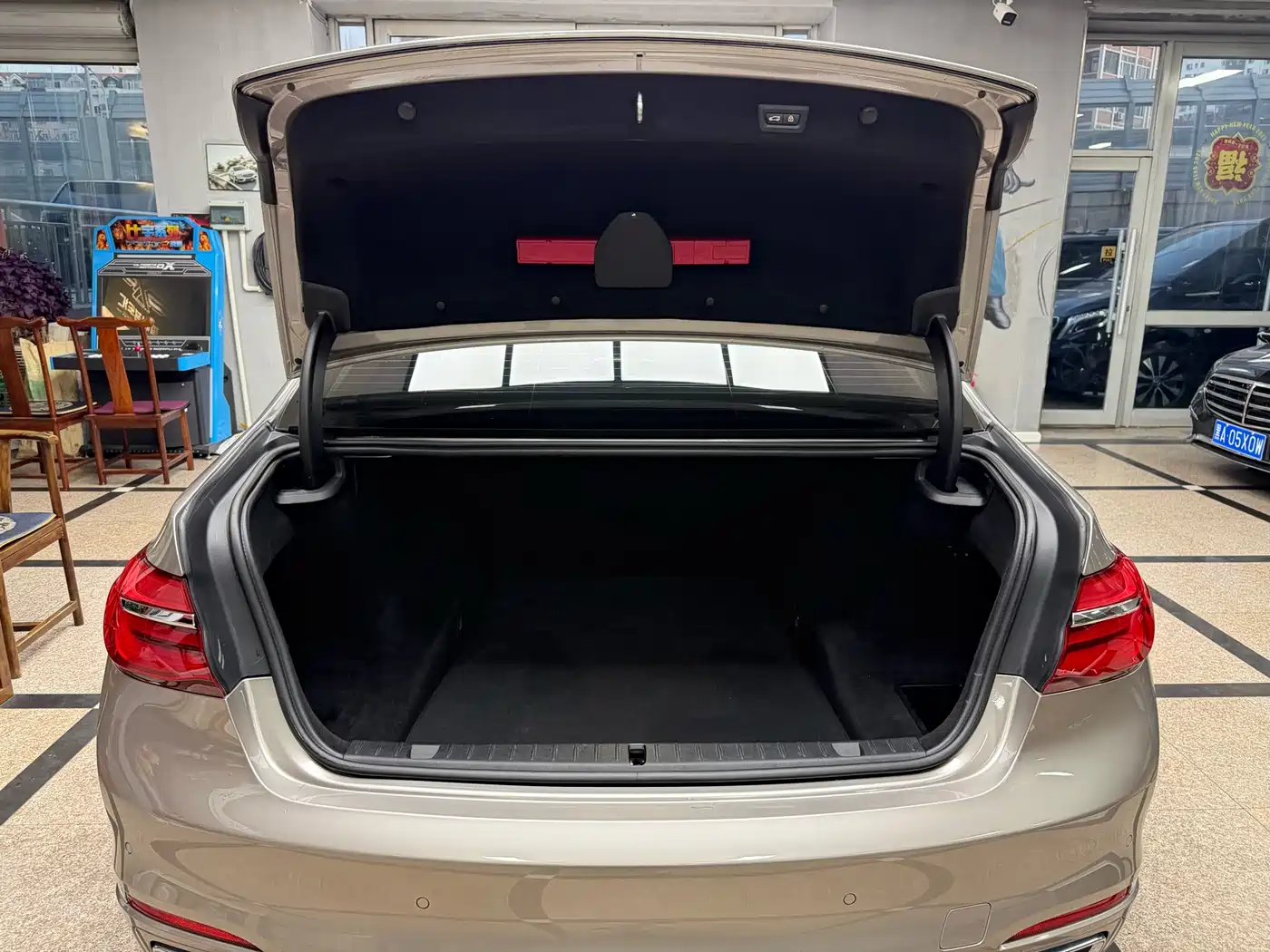BMW 7 Series 2016 730Li Leading фото 8