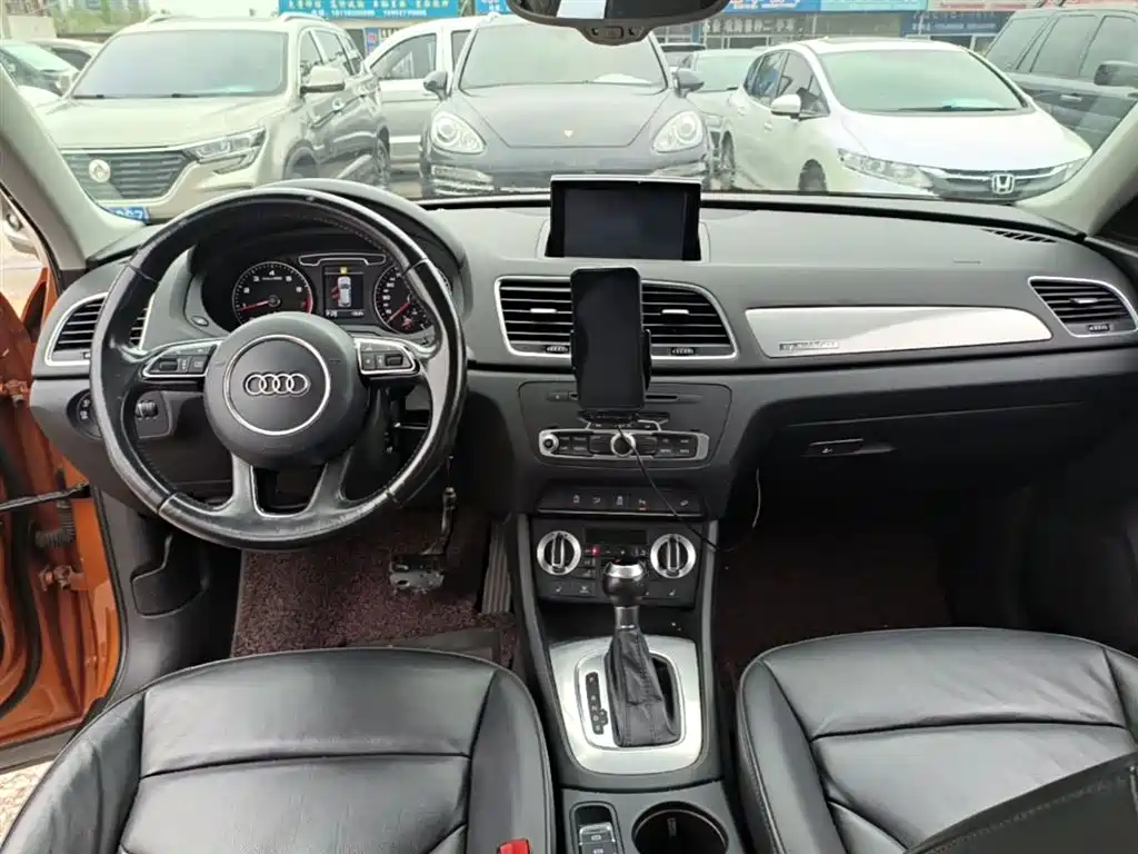 Audi Q3 2015 35 TFSI quattro Technology фото 13