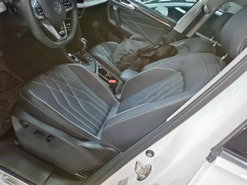 Volkswagen Tiguan L 2024 300TSI Auto 2WD Smart Edition фото 15