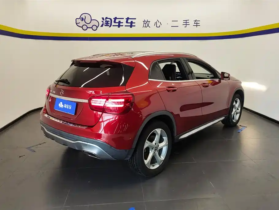 Mercedes-Benz GLA 2018 GLA 200 Dynamic фото 3