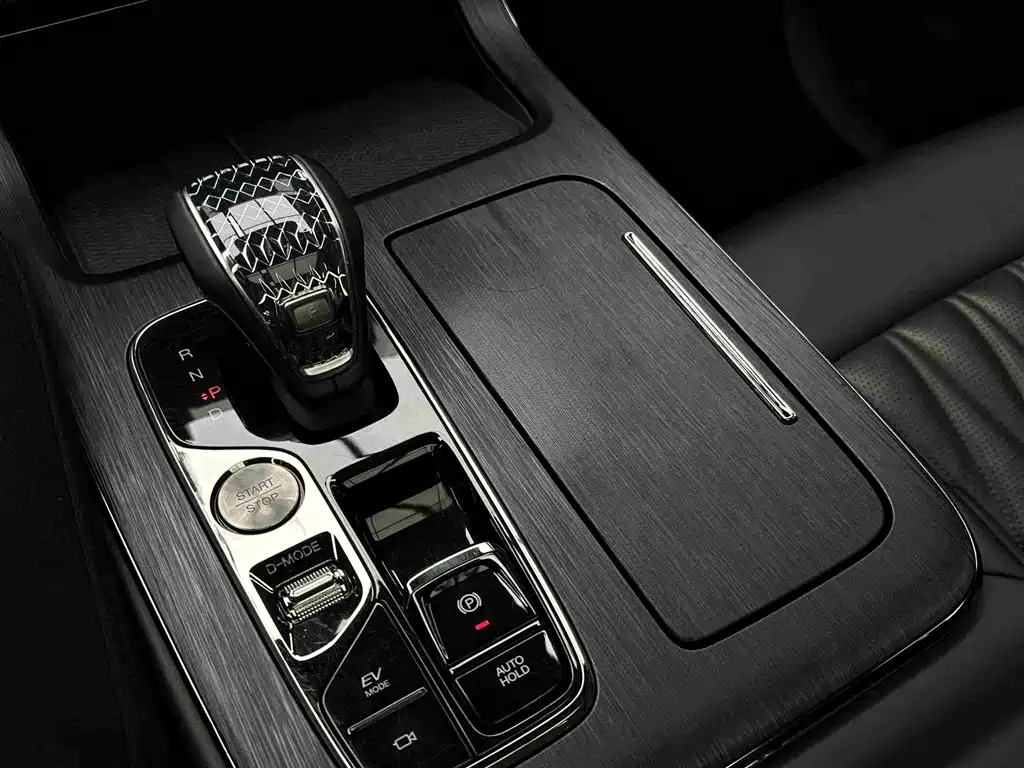 GAC Trumpchi Trumpchi GS8 2022 Hybrid Series 2.0TM 4WD Premium Edition (7-Seater) фото 12