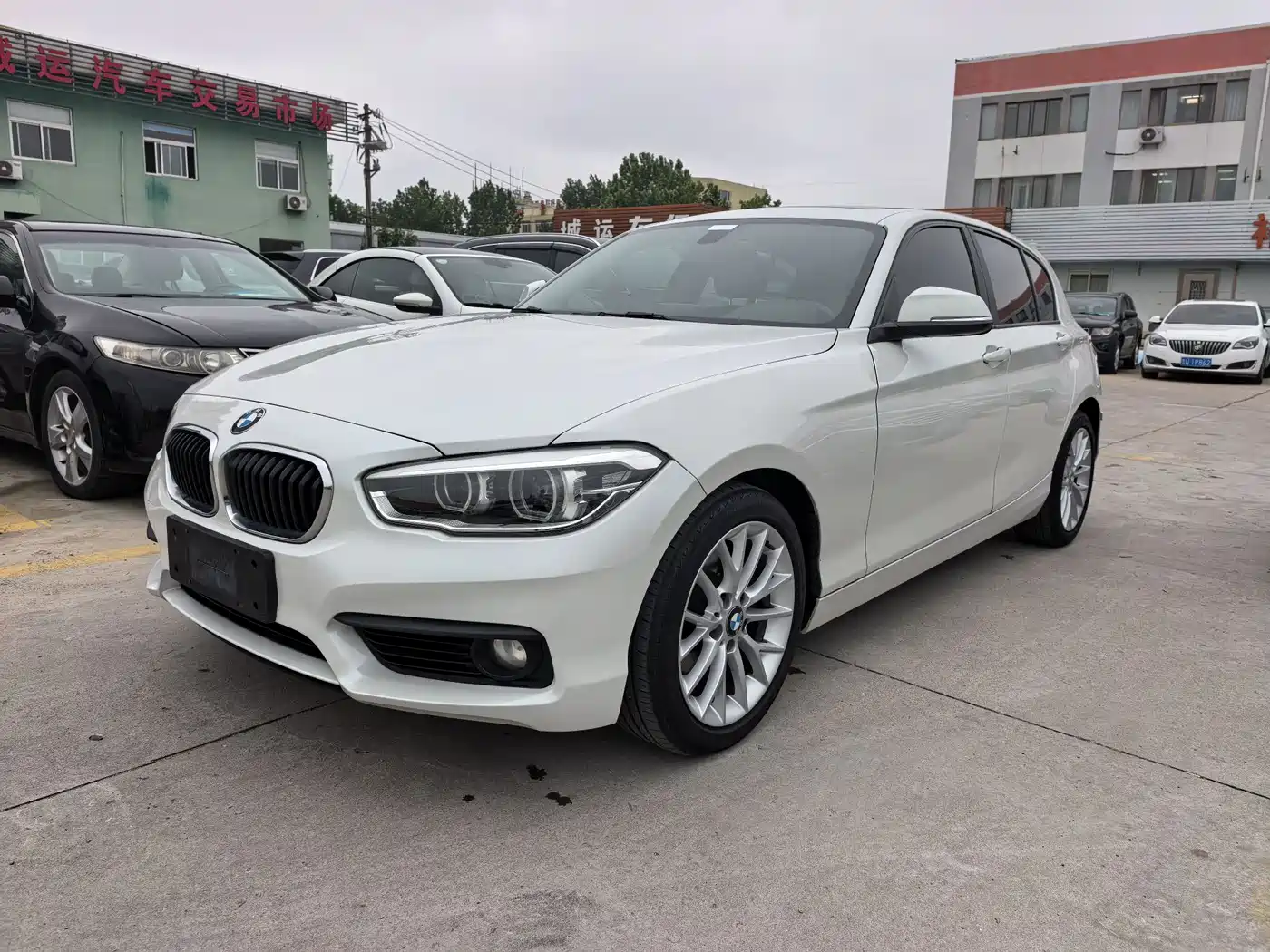 BMW 1 Series (Import) 2015 120i Leading