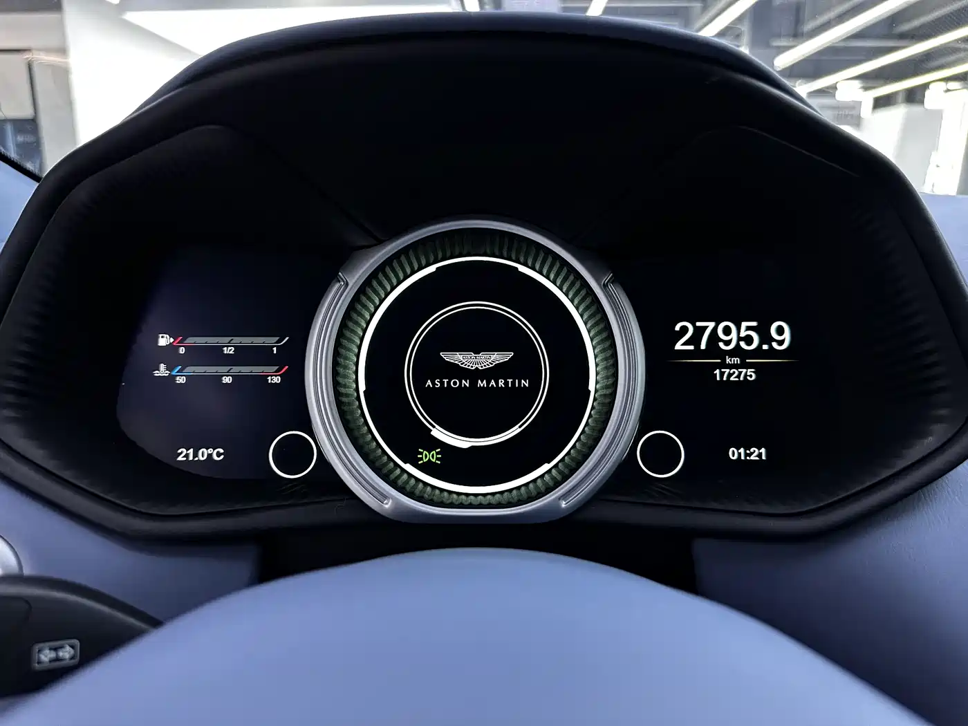 Aston Martin DB11 2023 4.0T V8 Volante фото 21