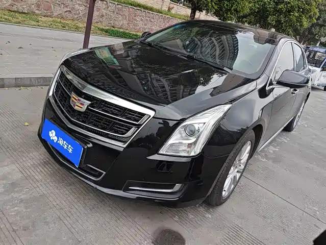 CADILLAC XTS