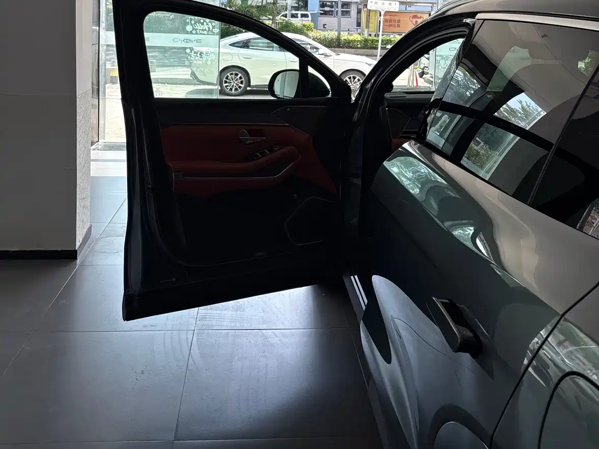 BYD Tang L 2025 DM 175KM Drone Player Edition фото 8