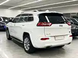Фото 4 - Jeep Cherokee