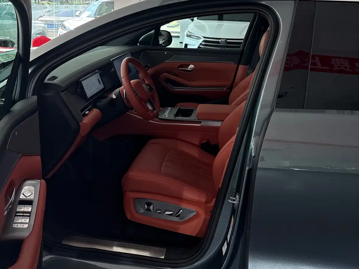 BYD Tang L 2025 DM 175KM Drone Player Edition фото 9