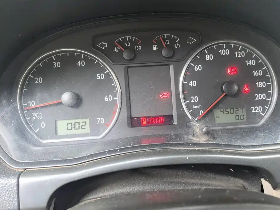 Volkswagen Polo 2011 Jingqu 1.6L Auto Cool Edition фото 14