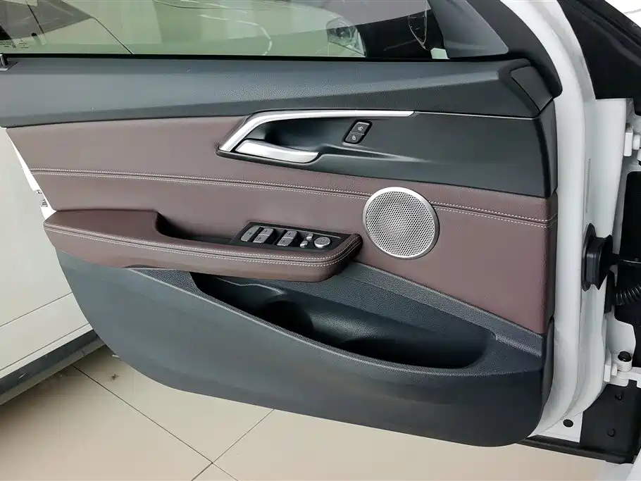 BMW 1 Series 2021 Facelift 125i M Sport Shadow Edition фото 7
