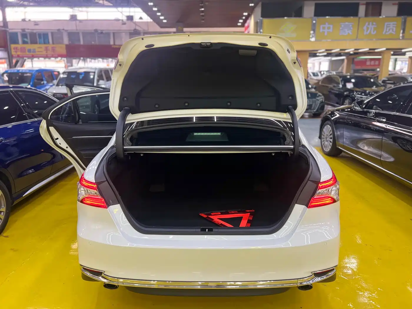Toyota Camry 2023 2.0G Luxury Edition фото 8