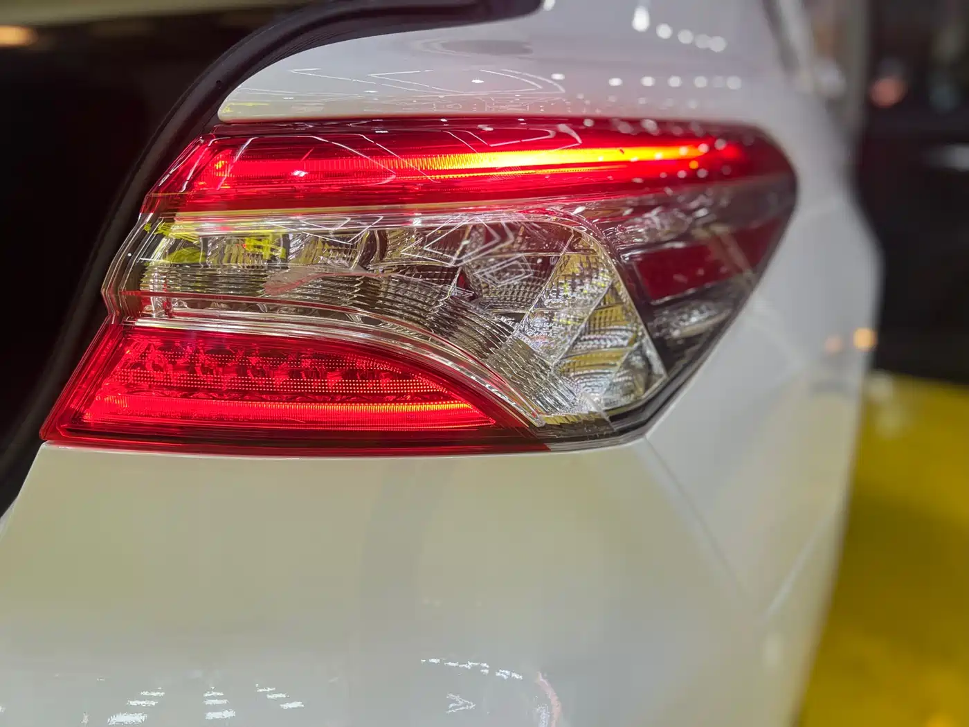 Toyota Camry 2023 2.0G Luxury Edition фото 18