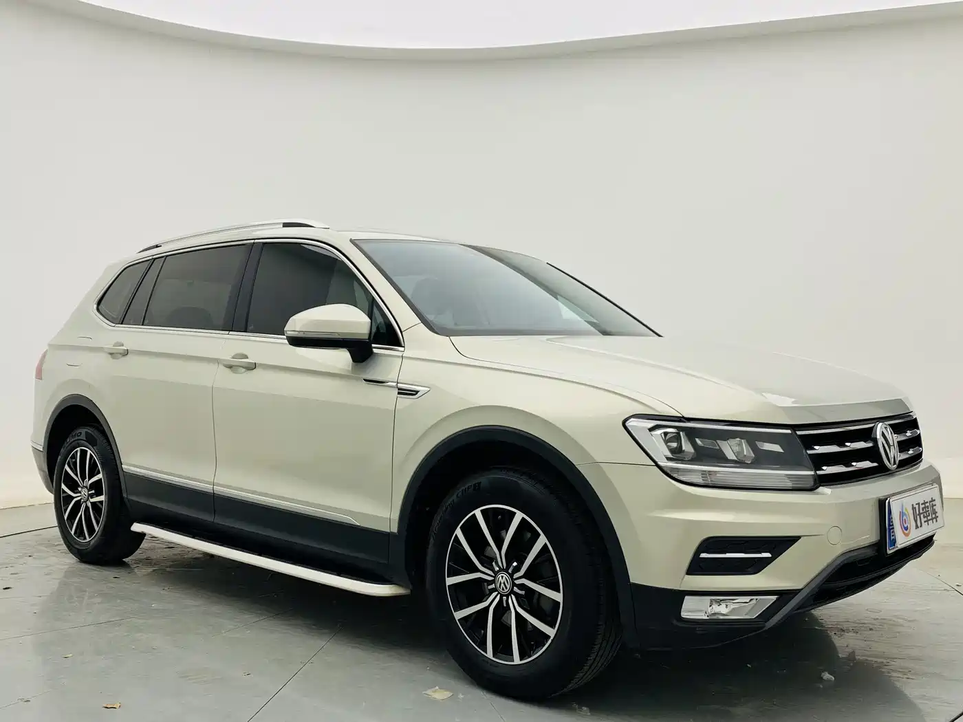 Volkswagen Tiguan L 2018 Facelift 330TSI Automatic 2WD Luxury Edition фото 3