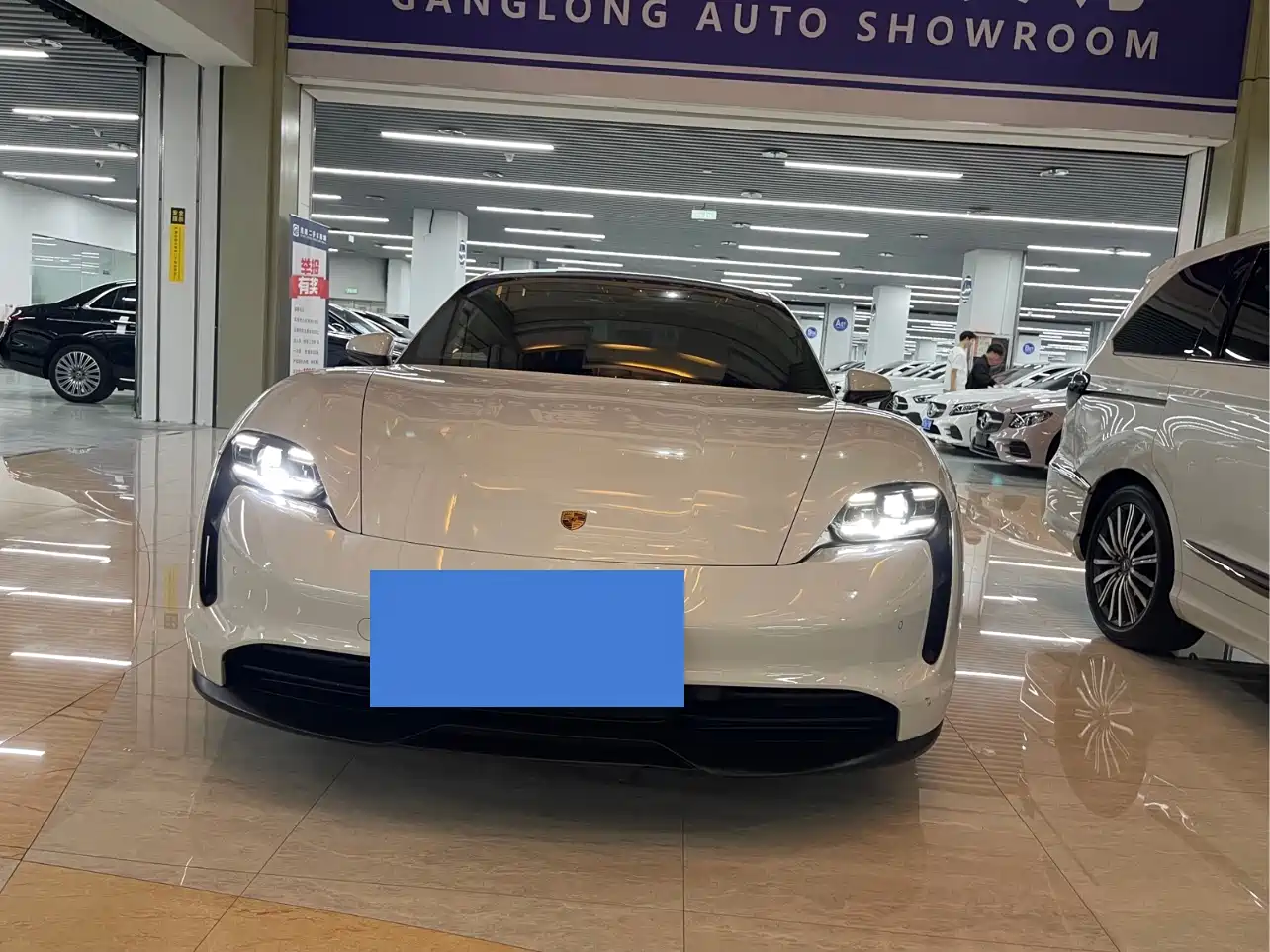 Porsche Taycan 2020 Taycan фото 2