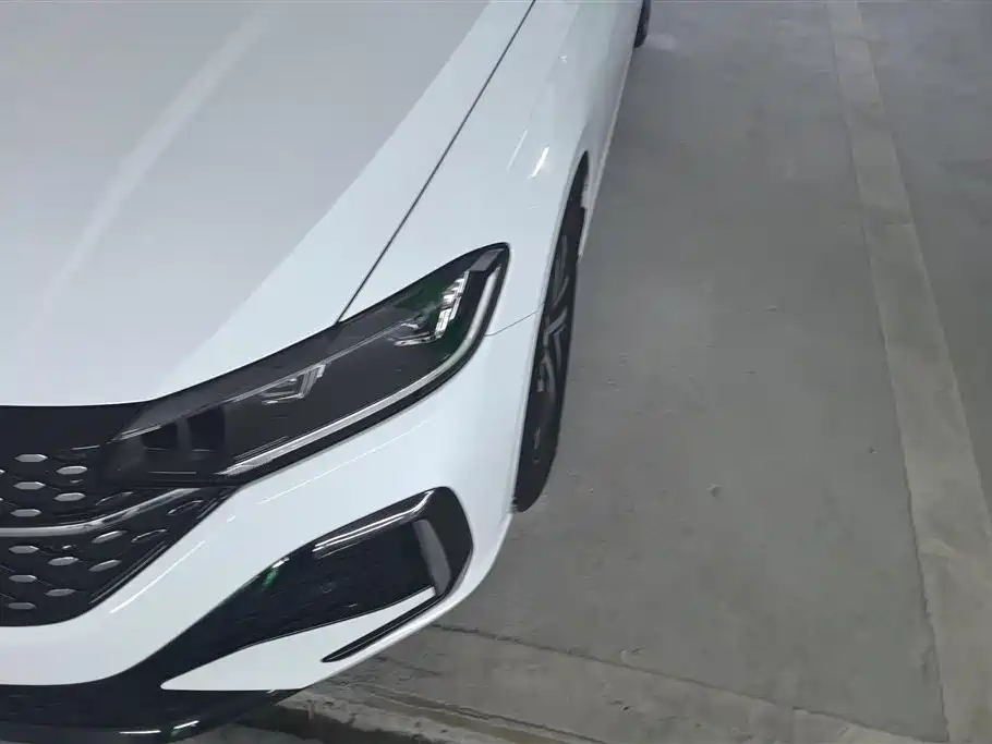 Volkswagen Lavida 2024 Model 300TSI DSG Starlight Leading Edition фото 5