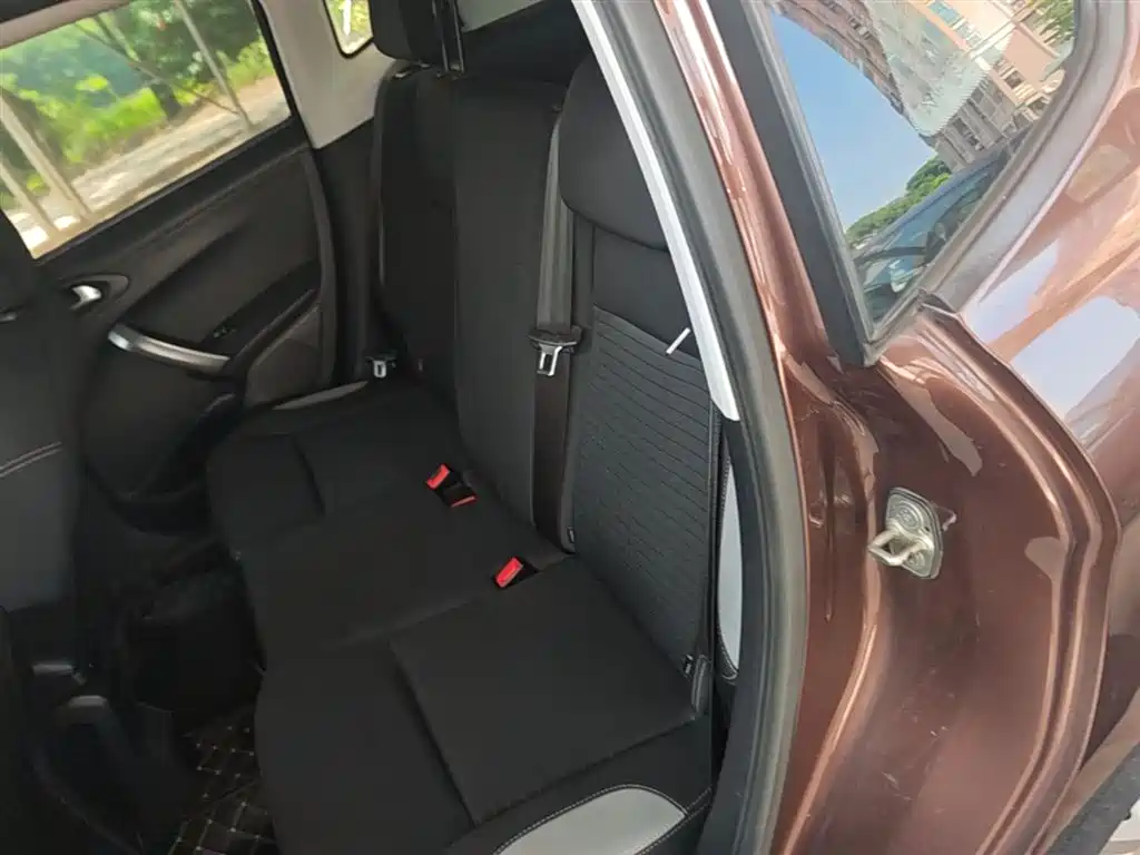 Peugeot 2008 2014 1.6L Automatic Trend Edition фото 17