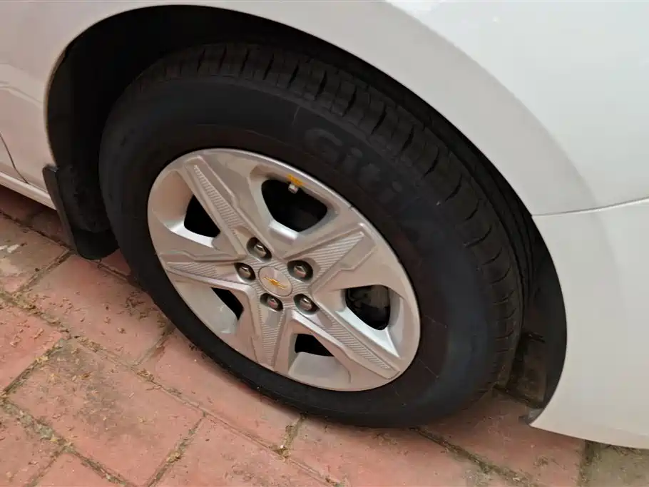 Chevrolet Cavalier 2016 1.5L Automatic Enjoyment Edition фото 6