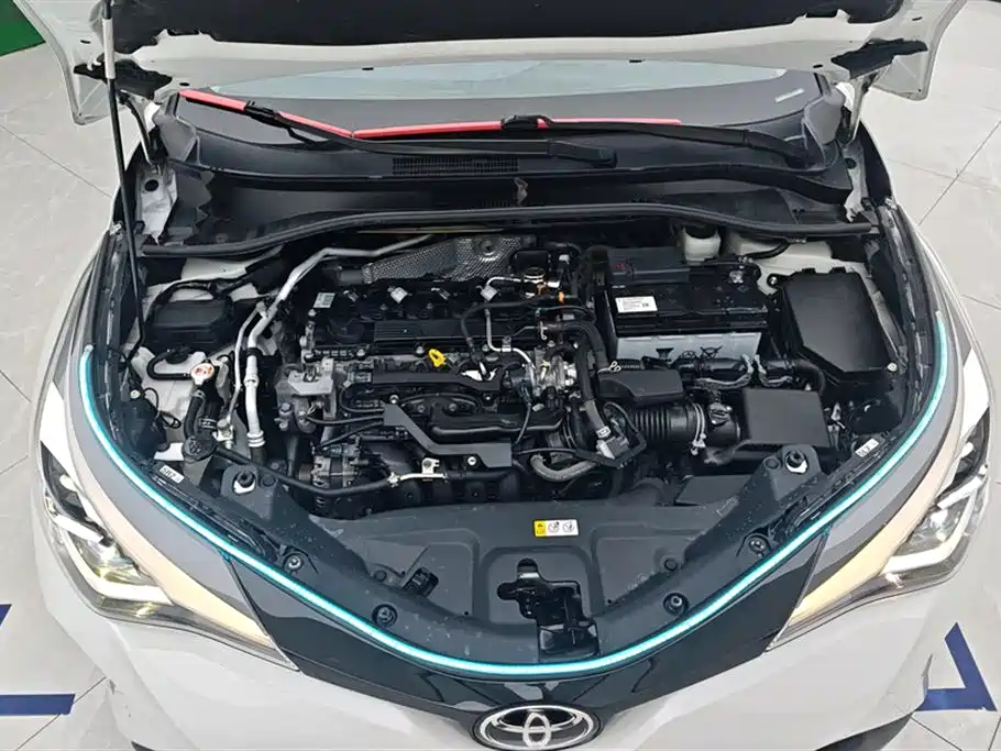 Toyota C-HR 2023 Model 2.0L Luxury Edition фото 10