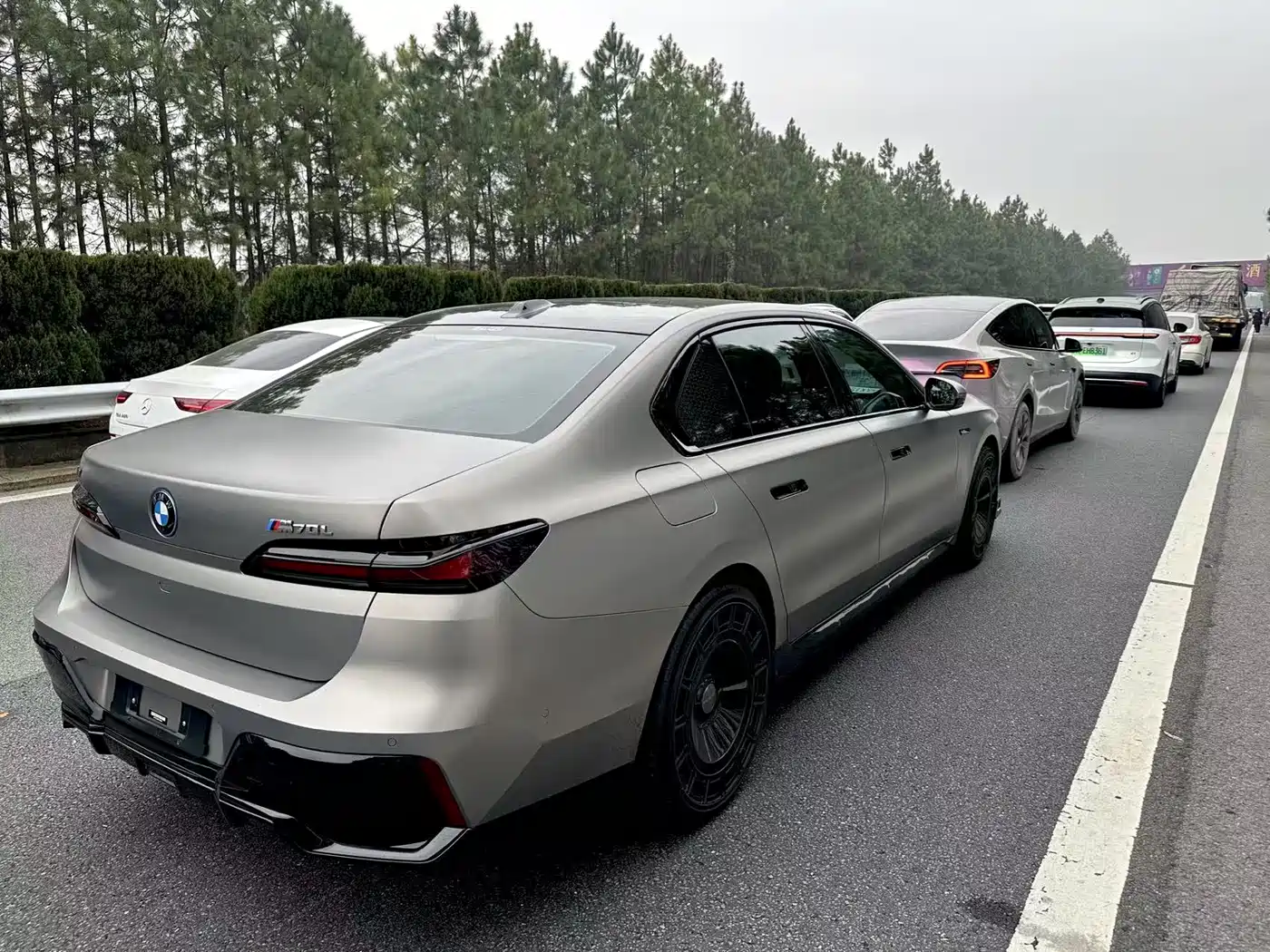 BMW i7 2023 Model xDrive60L M Sport Package фото 5