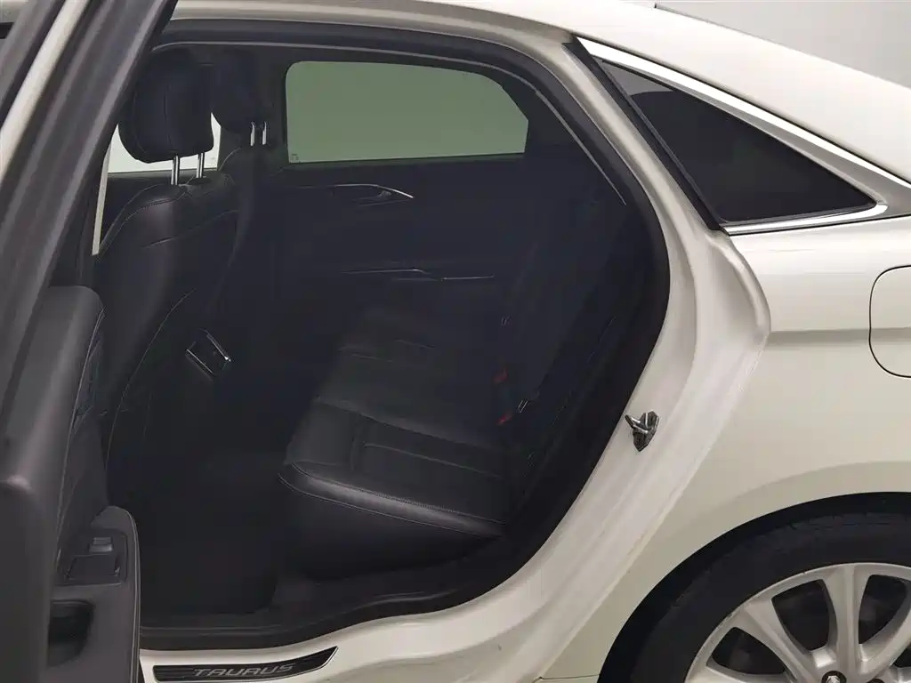 Ford Taurus 2015 EcoBoost 325 V6 Fashion фото 15