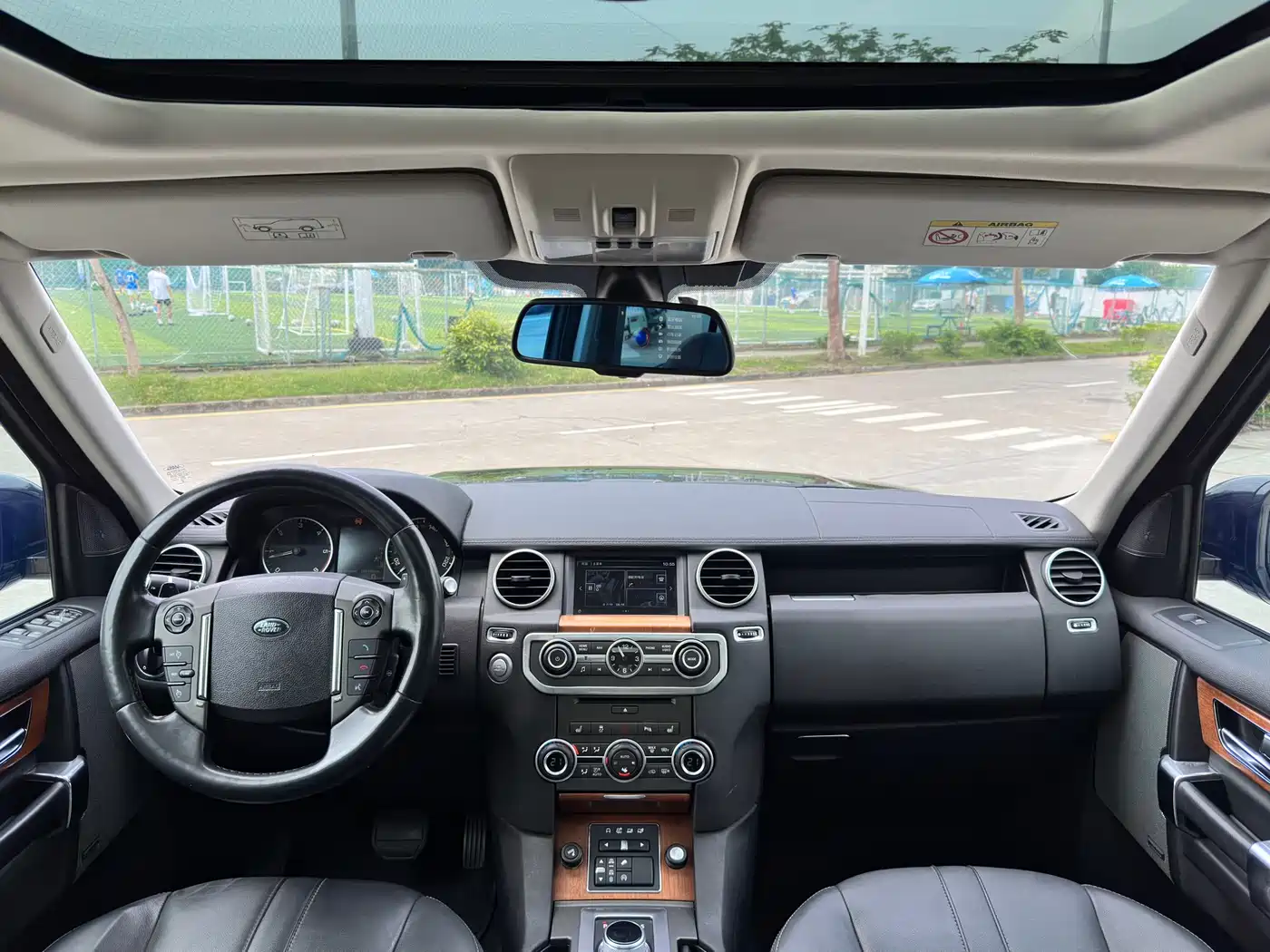 Land Rover Discovery 2015 3.0 SDV6 HSE Diesel фото 12