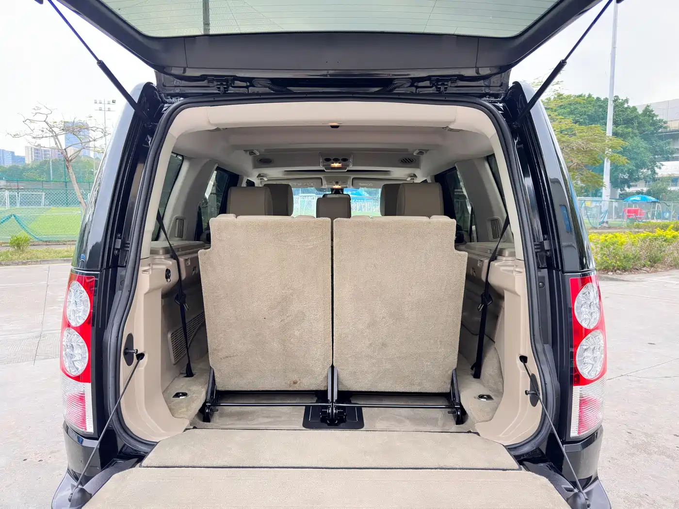Land Rover Discovery 2012 3.0 SDV6 HSE Diesel фото 15