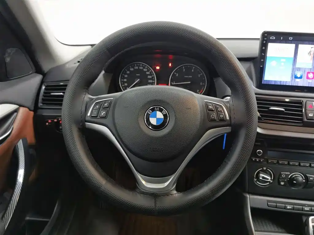 BMW X1 2014 sDrive18i Fashion Edition фото 11